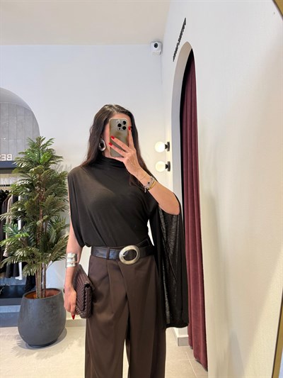 Acıkahve Tek Kol Dik Yaka Bluz