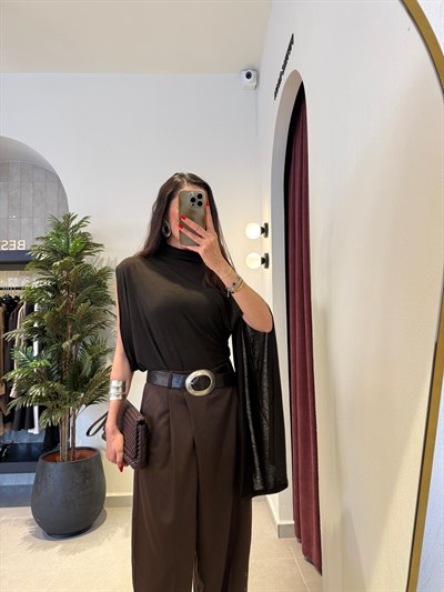 Acıkahve Tek Kol Dik Yaka Bluz