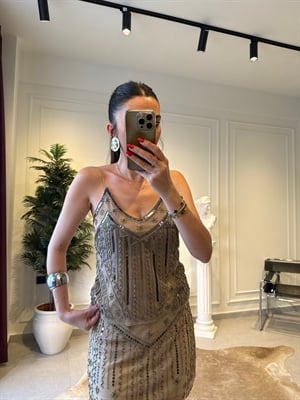 Bej Boncuk İşlemeli Bluz 