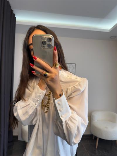 Beyaz Hakim Yaka Gömlek