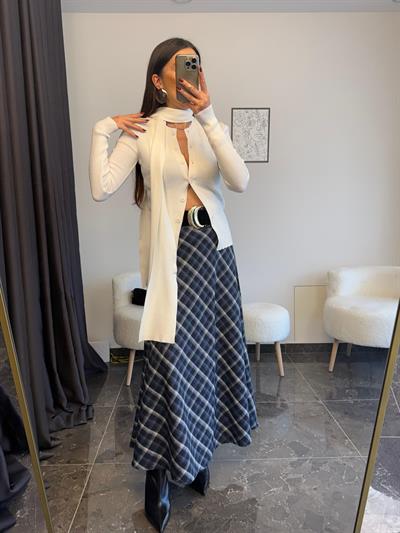 Beyaz Şal Detaylı Fitilli Triko 