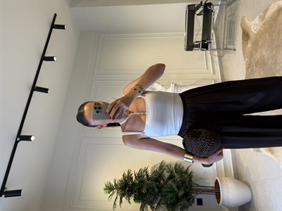 Beyaz Salyangoz Aksesuarlı Bodysuit