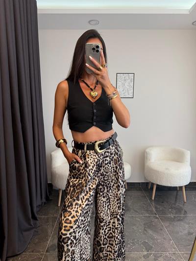 Düğme Detaylı Siyah Yelek