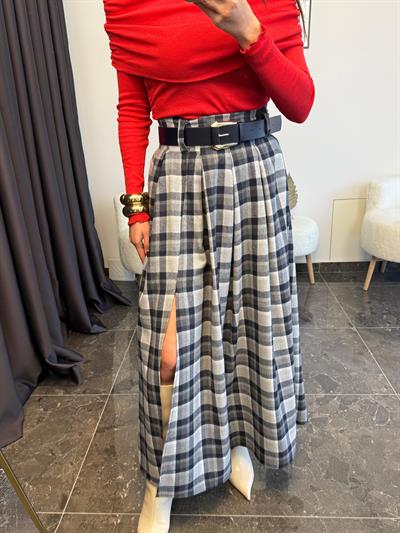 Ekose Desenli Kemerli Yırtmaç Detaylı Gri Etek