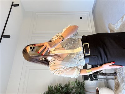 Ekru Pullu Garnilli Gömlek 