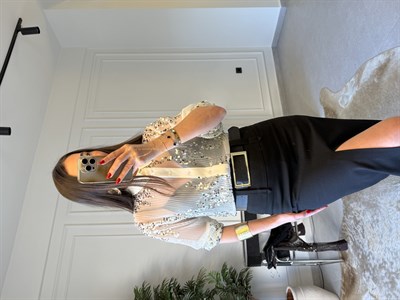 Ekru Pullu Garnilli Gömlek 