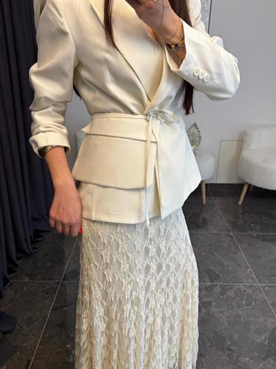 Ekru Renk Çanta Kemerli Blazer Ceket 