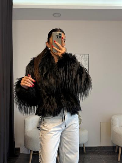 Geniş yaka deri ip kemerli kürk 