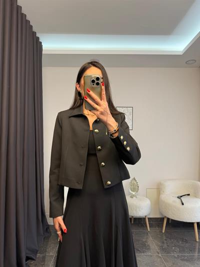 Gold Düğme Detaylı Kısa Blazer Ceket