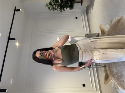 Haki Kare Yaka Askılı Bluz