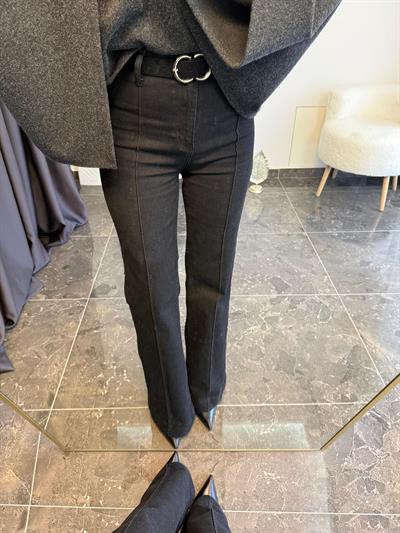 Kemerli İspanyol Paça Siyah Jean