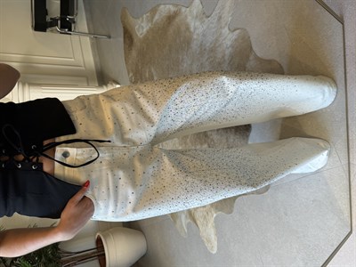 Kırık Beyaz Taşlı Jean 