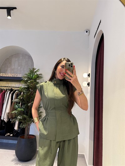 Koyu Yeşil Önden Fermuarlı Yelek Ve Paçası Ayarlanabilir Pantalon Takımı