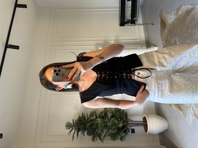 Kuş Gözü Bağcıklı Sırtı Fermuarlı Tasarım Bluz 