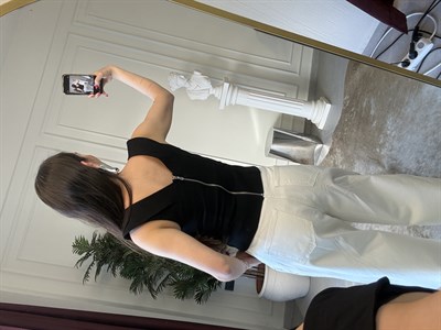 Kuş Gözü Bağcıklı Sırtı Fermuarlı Tasarım Bluz 