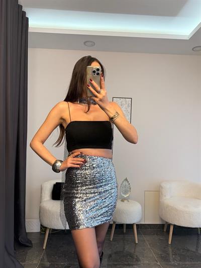 Mini Dekolteli Payetli Elbise