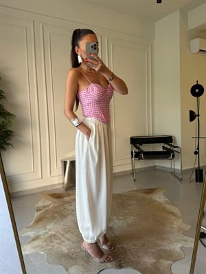 Pembe Piti Kareli Korse