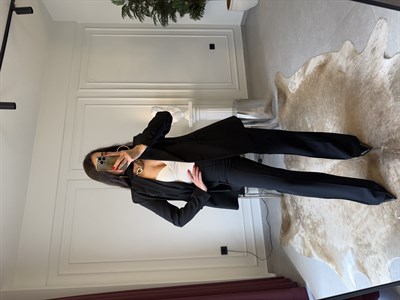 Siyah Kaplama Düğmeli Kruvaze Yaka Belden Kuşaklı Takım 