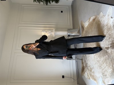 Siyah Kaplama Düğmeli Kruvaze Yaka Belden Kuşaklı Takım 