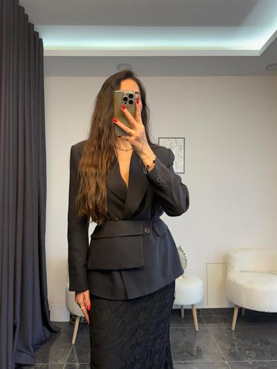 Siyah Renk Çanta Kemerli Blazer Ceket 