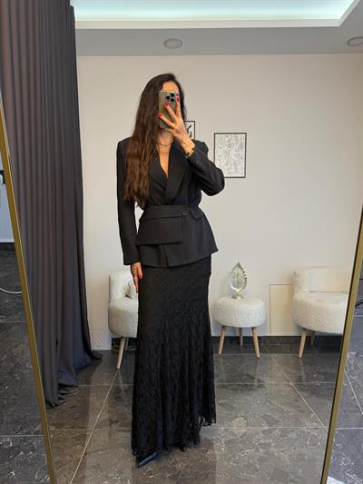 Siyah Renk Çanta Kemerli Blazer Ceket 