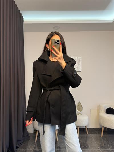 Siyah Renk Kaşe Vatkalı Kaban