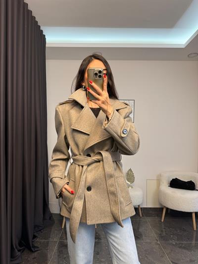 Vizon Renk Kaşe Vatkalı Kaban