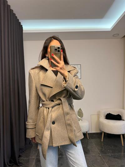 Vizon Renk Kaşe Vatkalı Kaban