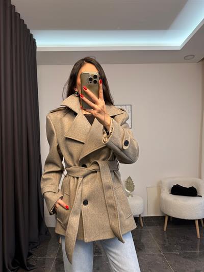 Vizon Renk Kaşe Vatkalı Kaban