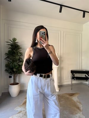 Yaka ve Kol Taşlı Body 