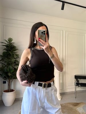 Yaka ve Kol Taşlı Body 