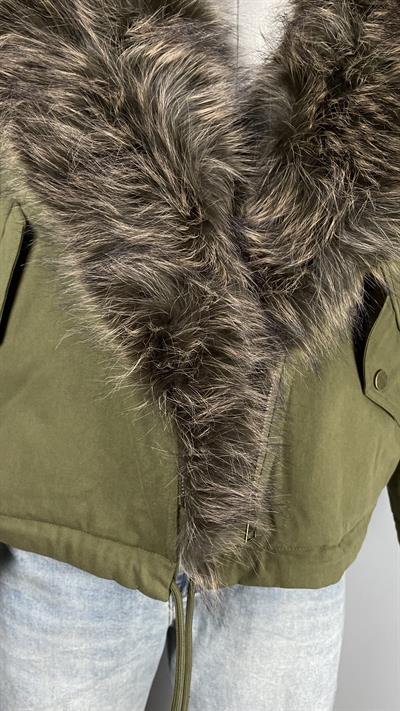 Kürk Yakalı Kısa Parka Mont