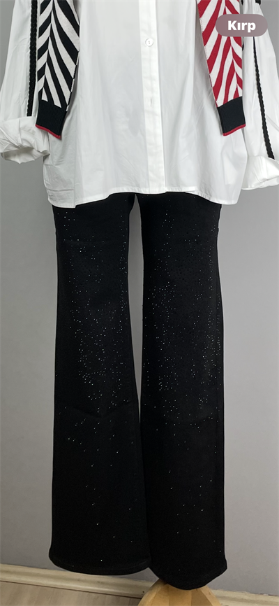 Taş Detaylı Siyah Kot Pantolon 