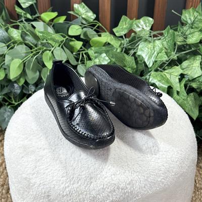 BAĞCIK DETAYLI DELİKLİ KLASİK BABET M1198