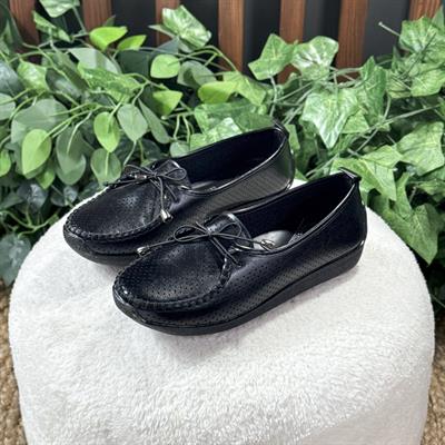 BAĞCIK DETAYLI DELİKLİ KLASİK BABET M1198