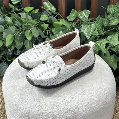 BAĞCIK DETAYLI DELİKLİ KLASİK BABET M1199