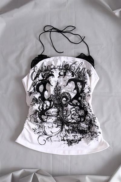 Beyaz Dantelli Embrace The Chaos Gotik Y2K Boyundan Bağlamalı Crop