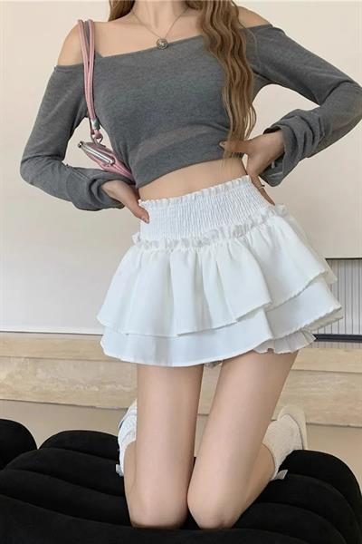 Beyaz Fırfırlı Belli Katlı Şortlu Mini Etek