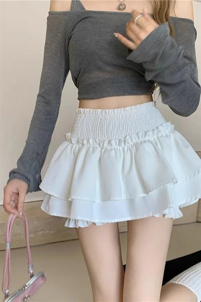 Beyaz Fırfırlı Belli Katlı Şortlu Mini Etek