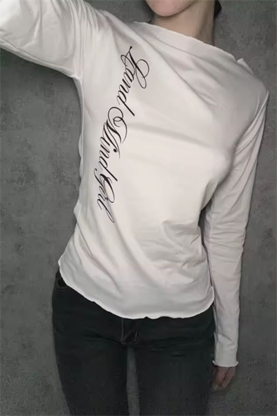 Beyaz Gotik Sırt Baskılı Wing Geniş Yaka Y2K Uzun Kollu Crop