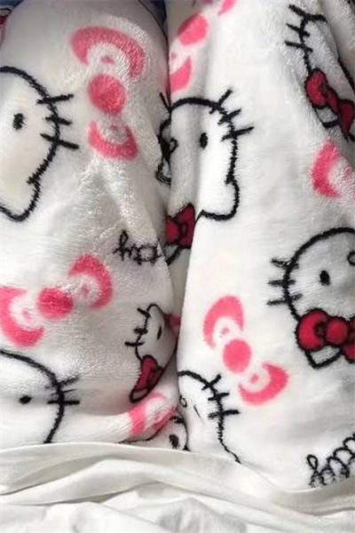 Beyaz Hello Kitty Collage Halloween Peluş Eşofman