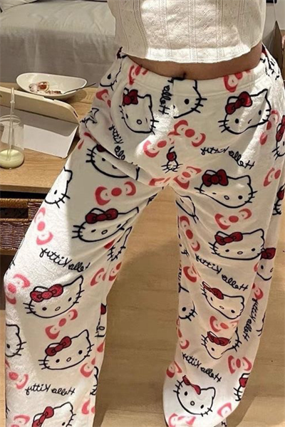 Beyaz Hello Kitty Collage Halloween Peluş Eşofman