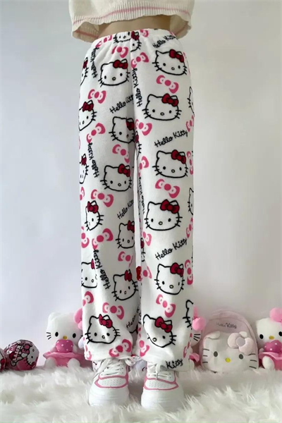 Beyaz Hello Kitty Collage Halloween Peluş Eşofman
