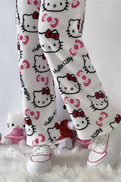 Beyaz Hello Kitty Collage Halloween Peluş Eşofman