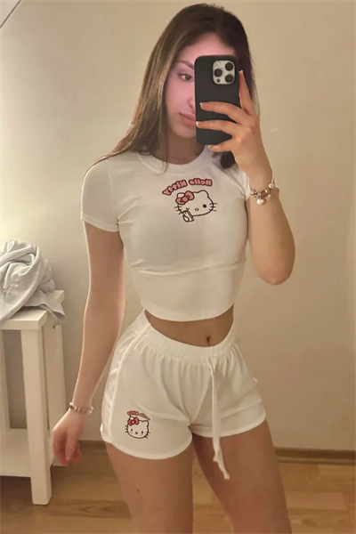 Beyaz Hello Kitty Tam Boy Bluz Şort Alt Üst Takım