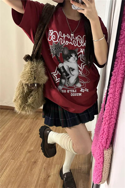 Bordo Playing Guitar Cat Unisex Tişört