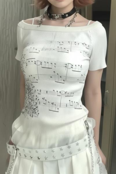 Ekru Nota Desenli Y2K Kısa Kollu Crop