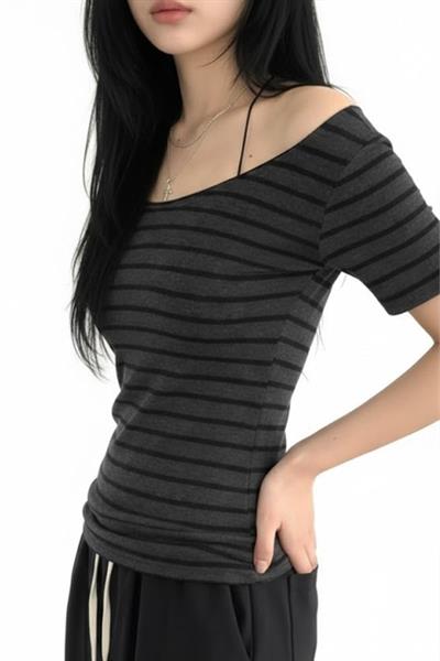 Gri Madonna Yaka Siyah Gotik Şeritli Y2K Kısa Kollu Crop