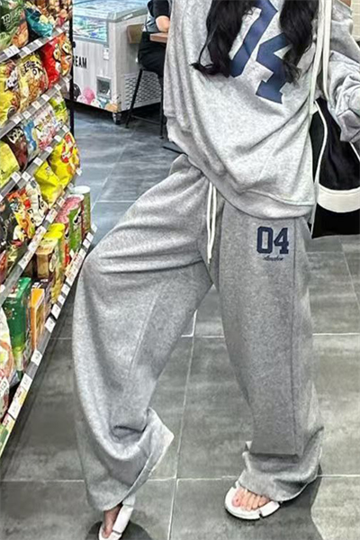 Gri Melanj 04 Number Beyaz Beli Lastikli Y2K Unisex Eşofman