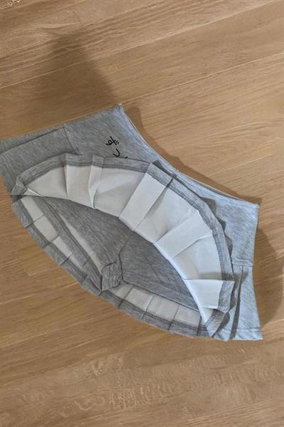 Gri Pileli Fish and Cat Baskılı Micro Şort Etek